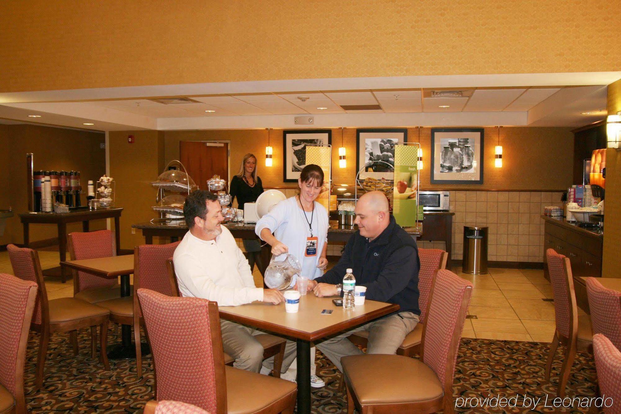 Hampton Inn & Suites Navarre Restaurante foto