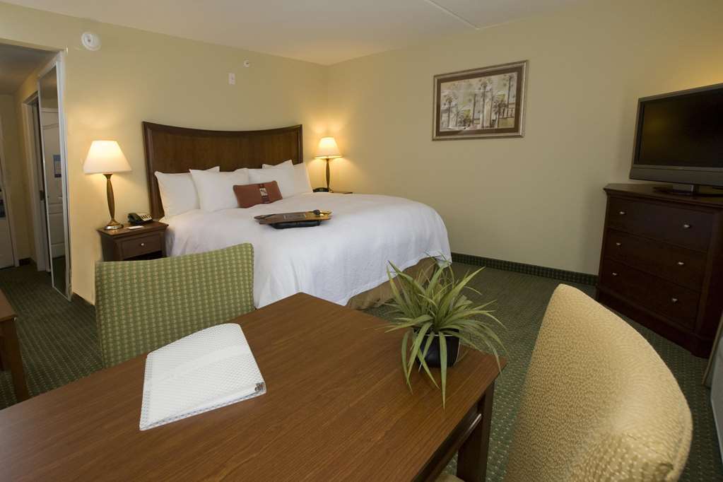 Hampton Inn & Suites Navarre Quarto foto